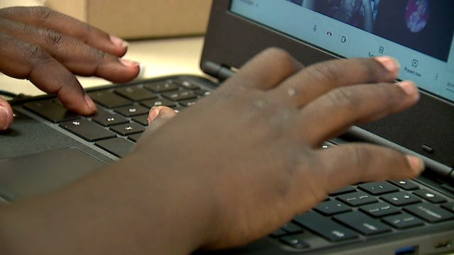 '90% don't have Wi-Fi:' Milwaukee group's hotspots bridge digital divide