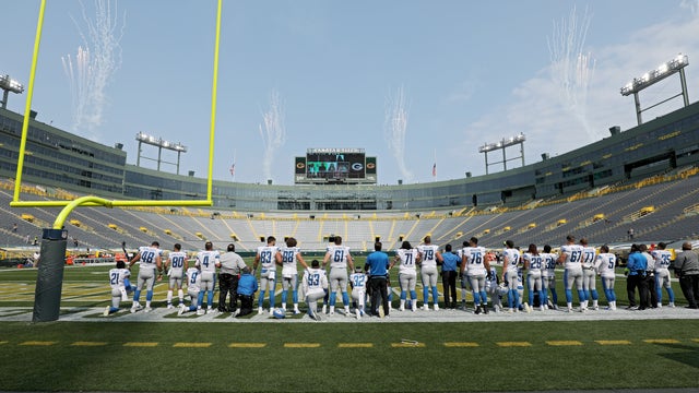 Packers, several other NFL teams stay off field during anthem