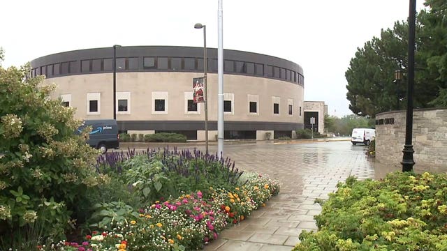 Carthage College students return amid pandemic, community challenges