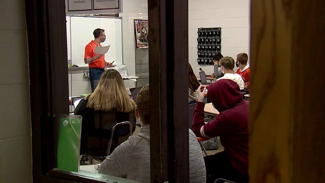 Pandemic reduced number of teachers by 20%; schools now face substitute shortage