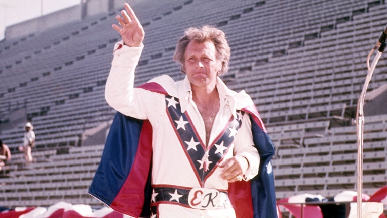 American daredevil and entertainer Evel Knievel poses for a portrait before a stunt in circa 1976. (Photo by Michael Ochs Archives/Getty Images)