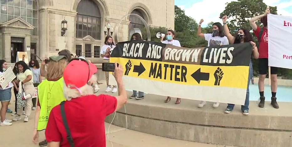 Milwaukee teens start march, call for law enforcement change