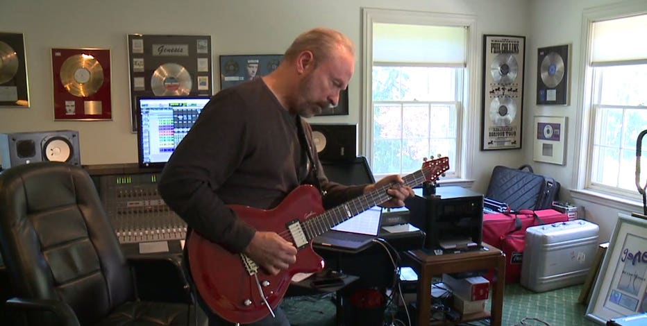 Daryl Stuermer holds fundraiser benefiting Aurora Cancer Care Center