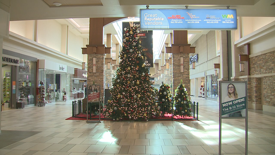 Pandemic means changes for mall Santas, Black Friday