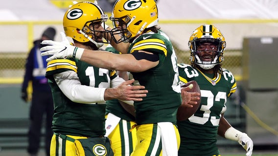 Rodgers joins exclusive group with 50th TD pass versus Bears