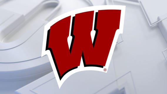 Wisconsin beats Minnesota; Blackwell carries with 25 points, career-best 11 boards