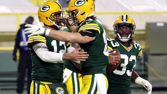 Rodgers joins exclusive group with 50th TD pass versus Bears