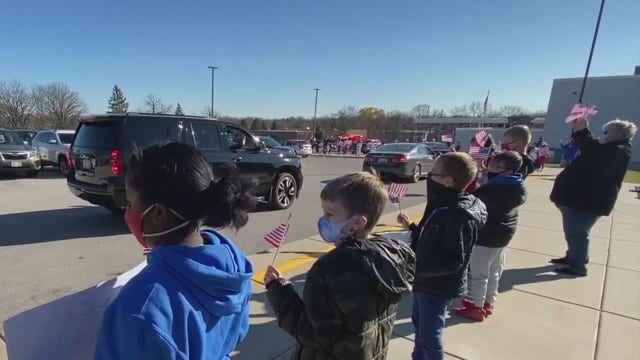 Menomonee Falls students celebrate veterans with parade