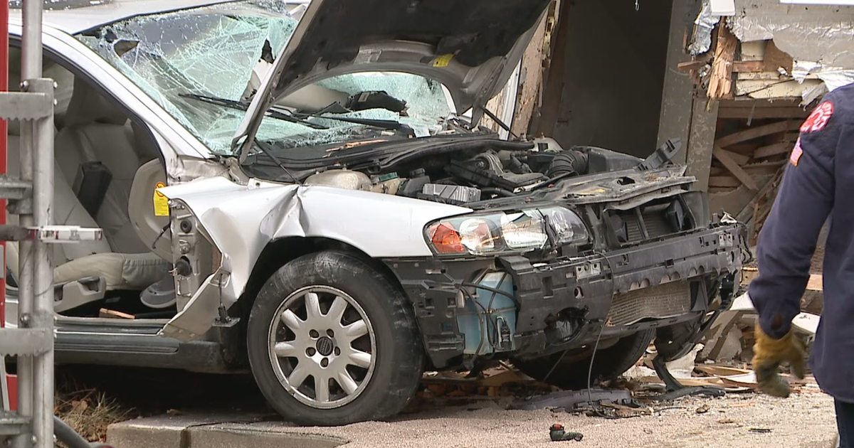 17-year-old dies after crashing into home near 48th and Locust | FOX6 ...