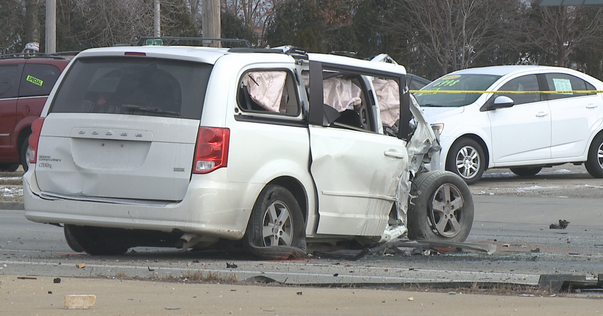 Man seriously injured in crash on Milwaukee's north side | FOX6 Milwaukee