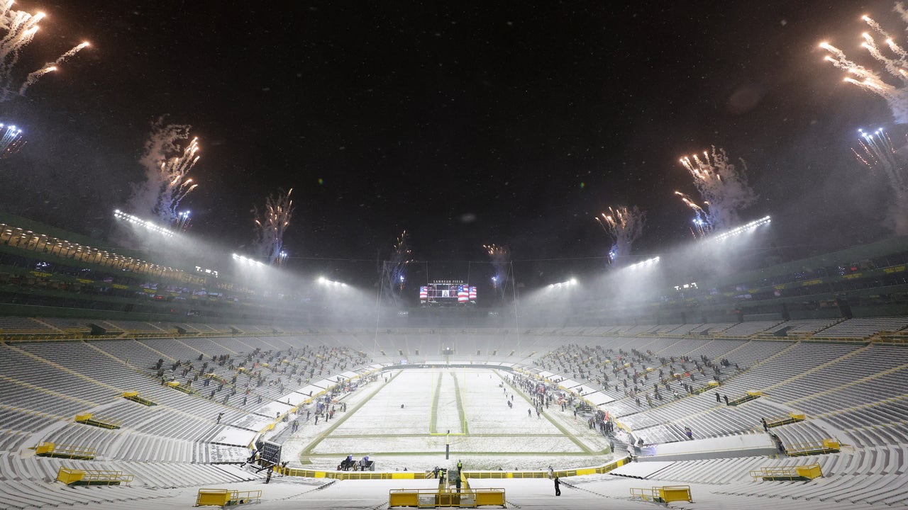 Packers to welcome nearly 6K season ticket holders to playoff game