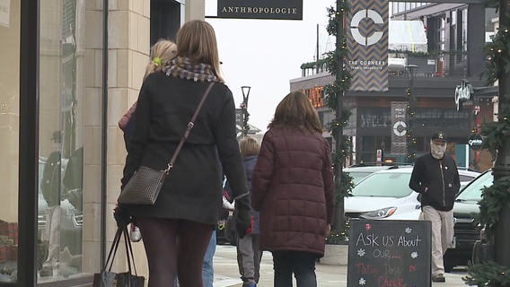Last-minute holiday shoppers head out for 'Super Saturday'