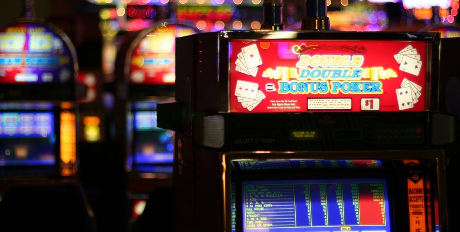 Las Vegas Slots Player Wins 15 5m Jackpot On Christmas Eve