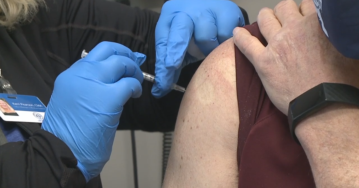 Hiccups in Milwaukee's vaccine rollout leaves some with questions ...