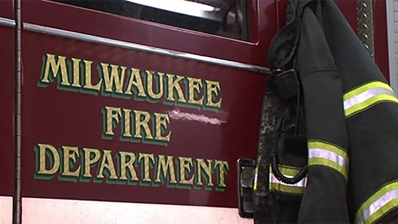 Fire on Milwaukee’s north side; garage, home involved