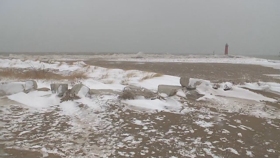 Gusting winds create huge waves, harsh conditions at Kenosha Harbor