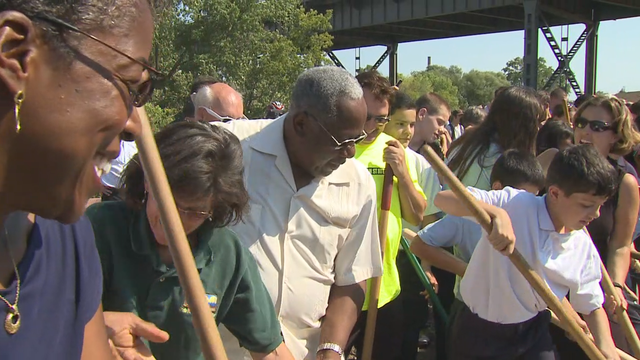 Hank Aaron left lasting mark on Greater Milwaukee community