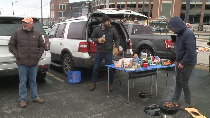 Packers fans revel in Lambeau Field's playoff atmosphere - Vimarsana News