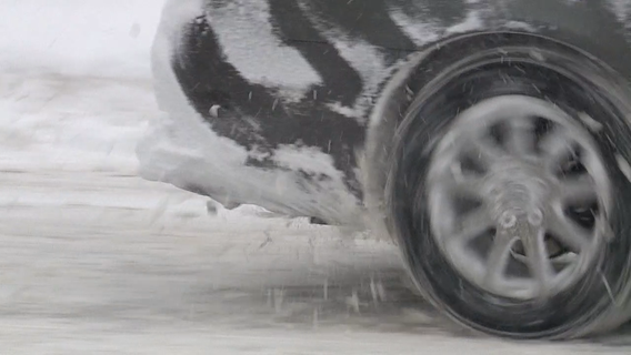 90 drivers helped after 12+ inches of snow in Kenosha County