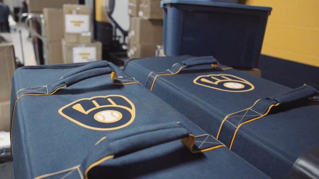 Brewers spring training truck leaves Milwaukee, headed for Phoenix