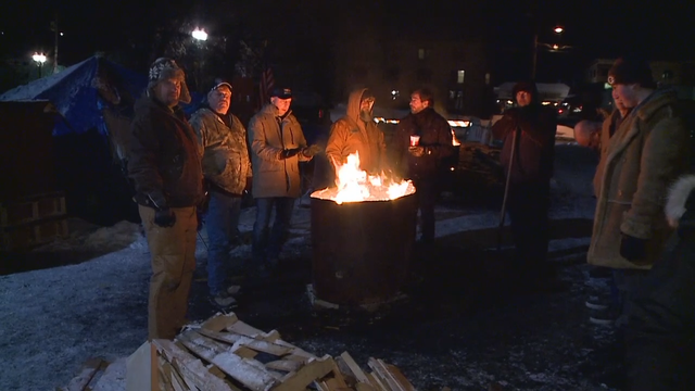 Group braves dangerous temps to raise money for homeless vets