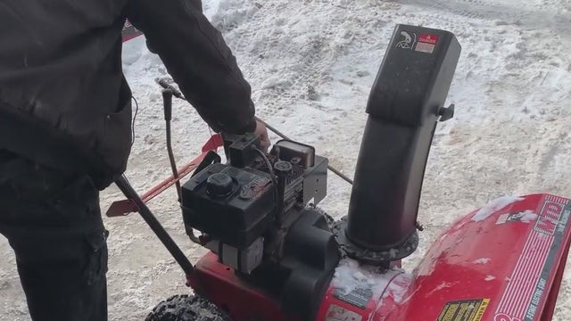 Milwaukee man refurbishes old snowblowers, gifts them to strangers