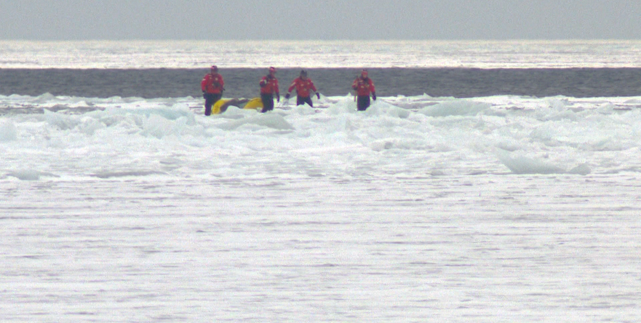 66 people rescued from ice floes adrift on Wisconsin bay
