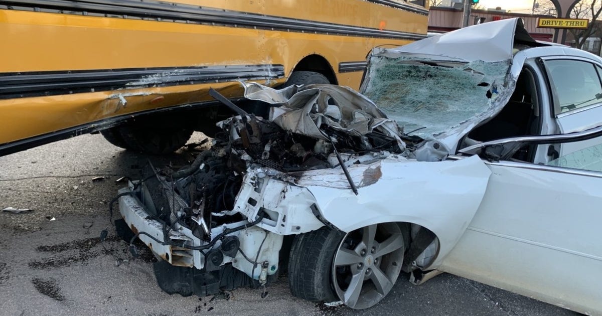 Milwaukee police investigate crash involving school bus near 7th and ...