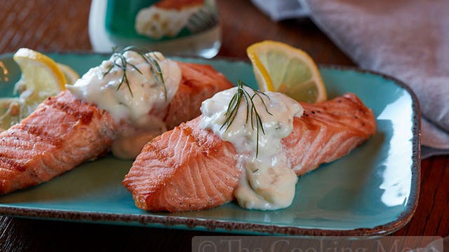 Alternative to fish fry: The Cooking Mom prepares lemon garlic salmon