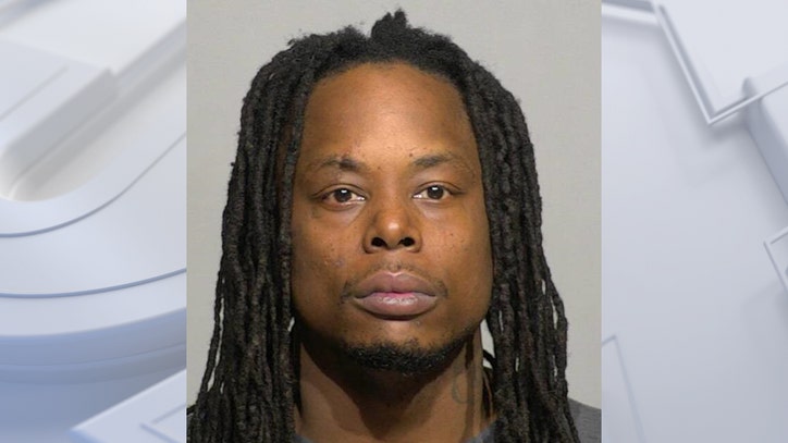 27-year-old man accused of stealing gun of Milwaukee police officer - Vimarsana News