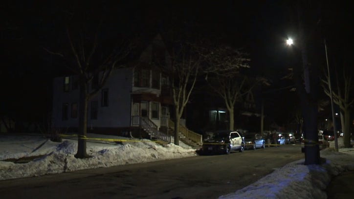 Police: Milwaukee man, woman wounded in shooting near 24th and Lloyd - Vimarsana News