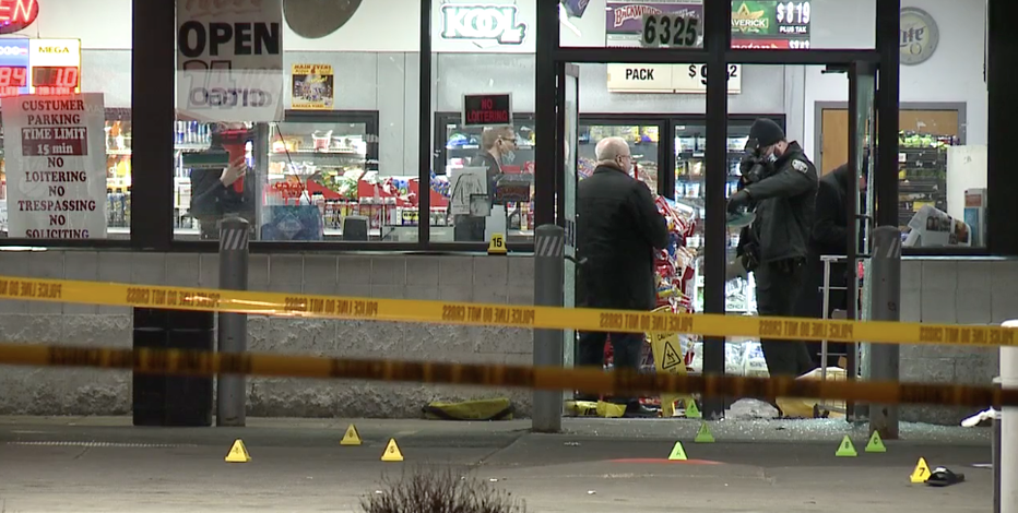 Man with gunshot wounds shoots at police responding to scene