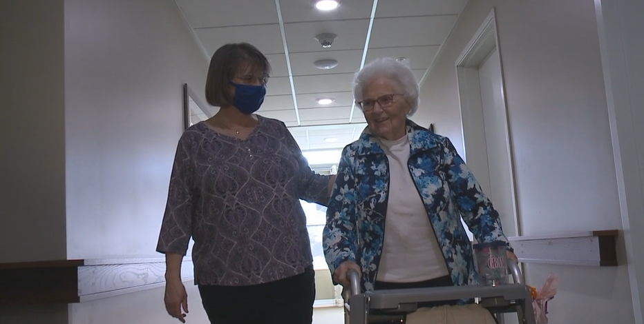 COVID-19 vaccine clinic reunites mom, daughter after months apart