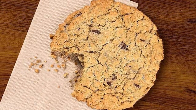 Potbelly offering free oatmeal chocolate chip cookies from April 30 - May 2
