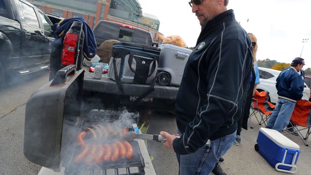 Pack the grill! Brewers bring tailgating back to American Family Field