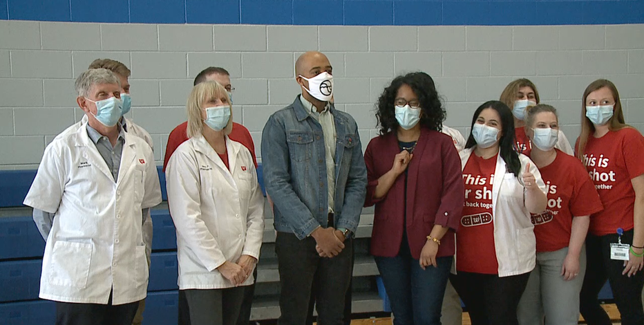 Lt. Gov. Barnes visits Milwaukee COVID-19 vaccine equity clinic
