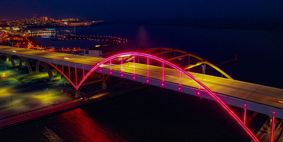 Light the Hoan to honor Wisconsin healthcare workers