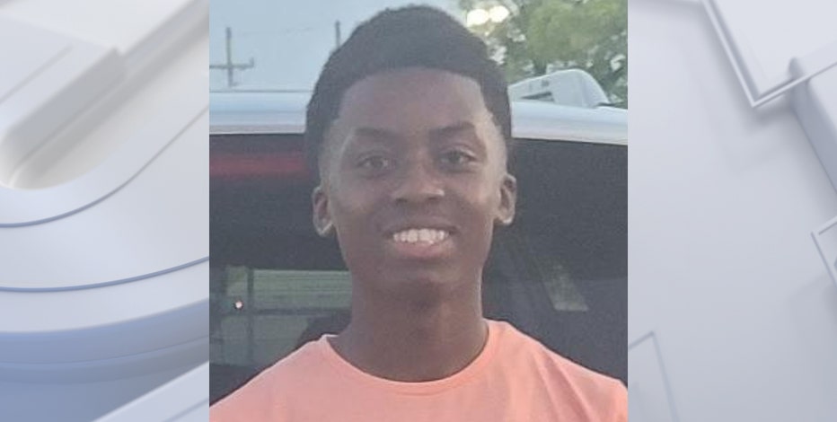 Milwaukee police: 15-year-old boy missing, last seen April 21