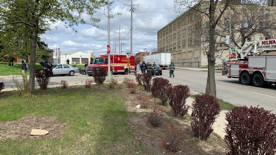 2-vehicle crash at 32nd and Fond du Lac, Milwaukee