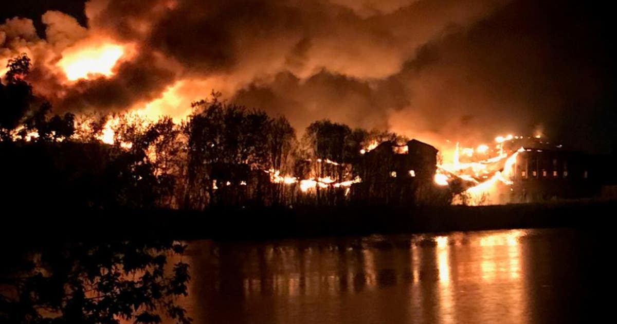Fire destroys Menasha paper mill building | FOX6 Milwaukee