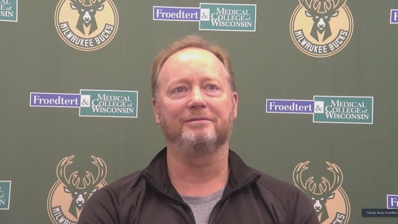 Bucks' Budenholzer signs contract extension
