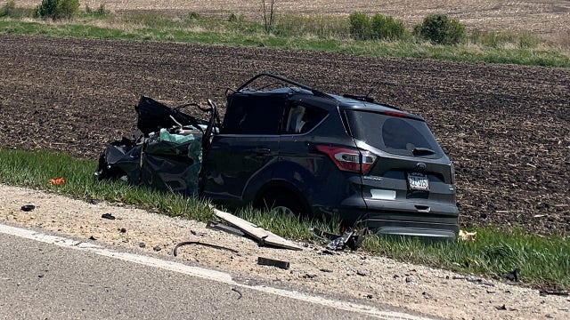 Driver hospitalized after Yorkville crash