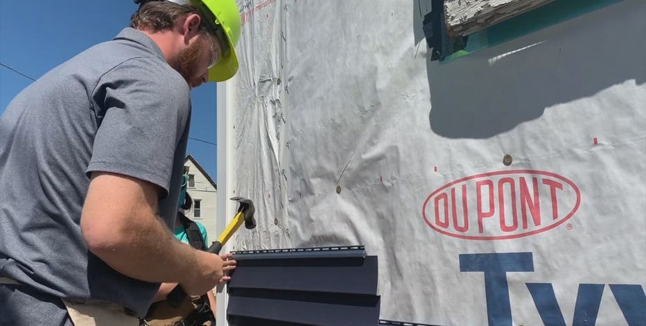 Brewers' Woodruff builds with Habitat
