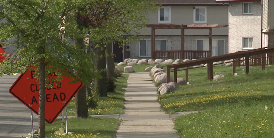 Police: 18-year-old woman killed in shooting near 92nd and Sheridan
