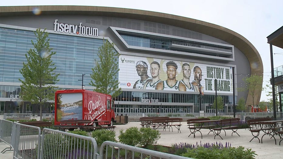 Fiserv Forum Deer District