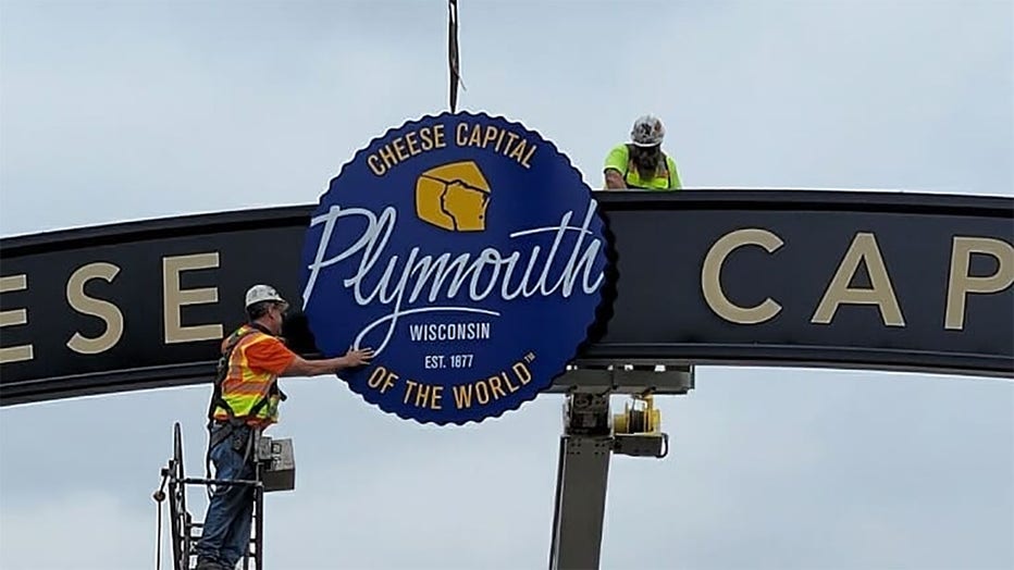 Plymouth installs world 'Cheese Capital' arch