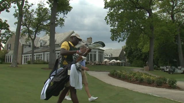 Evans Scholarship recipient, Milwaukee caddie earns full ride to UW