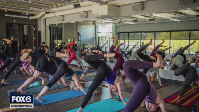 3 yoga moves to at home or in the office