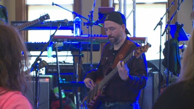 21 Guitar Salute fundraiser for Guitars for Vets