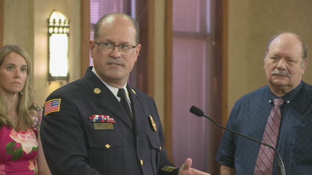 Milwaukee Fire Chief Aaron Lipski sworn in